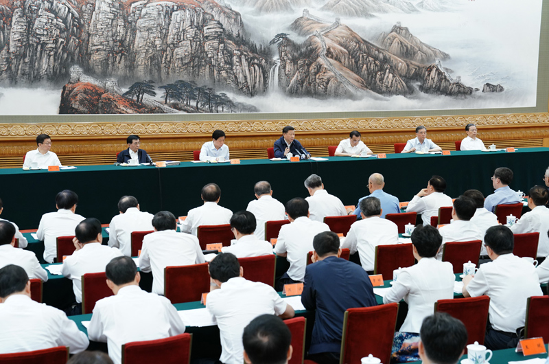 　　7月5日，中共中央總書記、國家主席、中央軍委主席習(xí)近平在北京出席深化黨和國家機(jī)構(gòu)改革總結(jié)會(huì)議并發(fā)表重要講話。新華社記者 王曄 攝